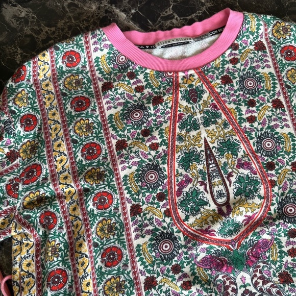 Alice + Olivia Amirah Floral-Print Drawstring-Hem Sweatshirt - Picture 7 of 8